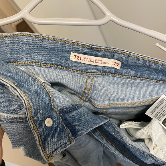 Levi’s skinny, size 27. Basically brand new - Picture 2 of 2
